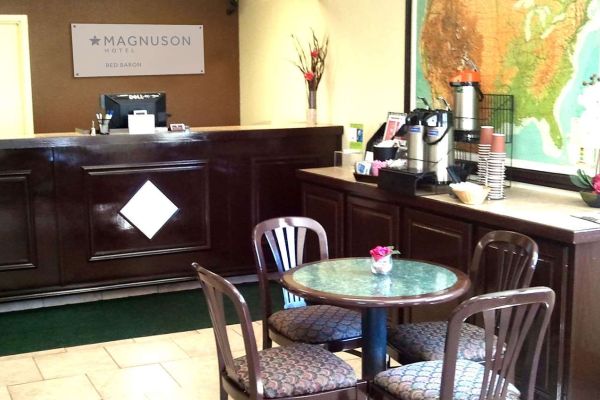 MAGNUSON HOTEL RED BARON (Garden City)